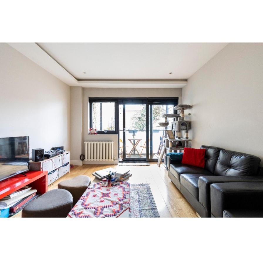Amara Nomad 1 Guest house London
